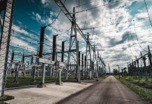 Distribucijsko in prenosno omrežje na pragu zgodovinskega investicijskega cikla Distribucijsko in prenosno omrežje na pragu zgodovinskega investicijskega cikla