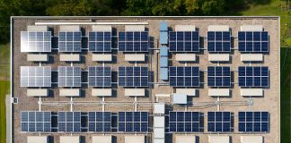 Tiha kriza ravnih streh v dobi množične namestitve fotovoltaike Tiha kriza ravnih streh v dobi množične namestitve fotovoltaike